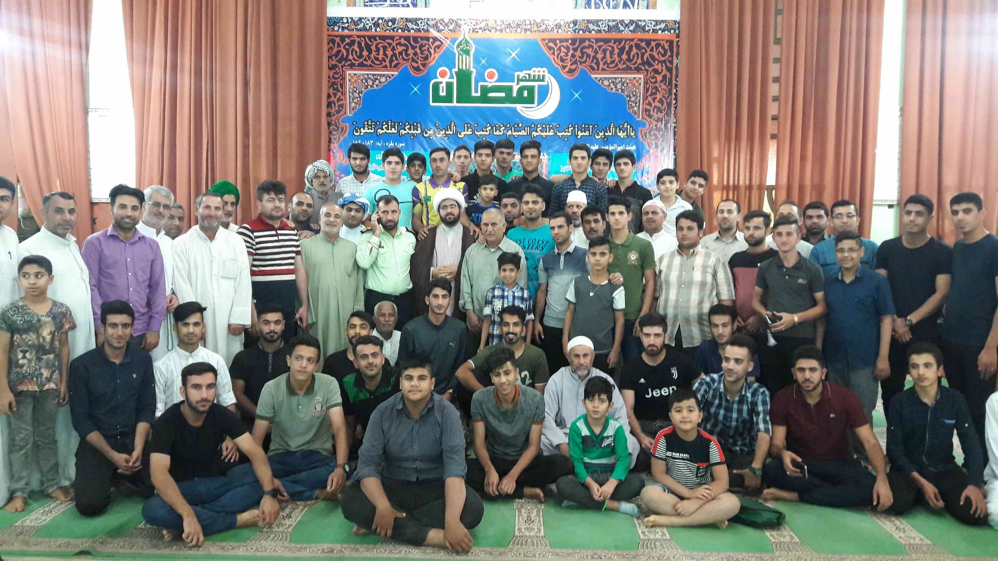 «موسسه خیریه و کانون فرهنگی اجتماعی دارالحنان شهرستان شادگان» و اولین کانون فرهنگی اجتماعی در استان خوزستان (دارای مجوز از فرمانداری استانداری استان خوزستان و بهزیستی کشور) ، حامی خانواده‌های نیازمند اعم از فقیر ، یتیم ، مسکین و مُدقِع با شماره ثبت (۷۹) به‌ عنوان غیردولتی و غیرانتفاعی و عضو سازمان مردم‌نهاد سمن (NGO) ، فعالیت های خیرخواهانه خویش را در تمام زمینه های خیریه ، فرهنگی اجتماعی ، بهداشت و سلامت ، اخلاقی ، عقائدی ، علمی و آموزشی و عمرانی ، بصورت رسمی (حقوقی) خود را از مرداد ماه سال ۱۴۰۱ آغاز کرد.

ايده پيدايش اين موسسه خیریه با ديدن و درك مشكلات خانواده‌های نيازمند به وجود آمد. موسسه خیریه دارالحنان 